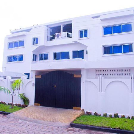 Hotel Amazone Cotonou Buitenkant foto