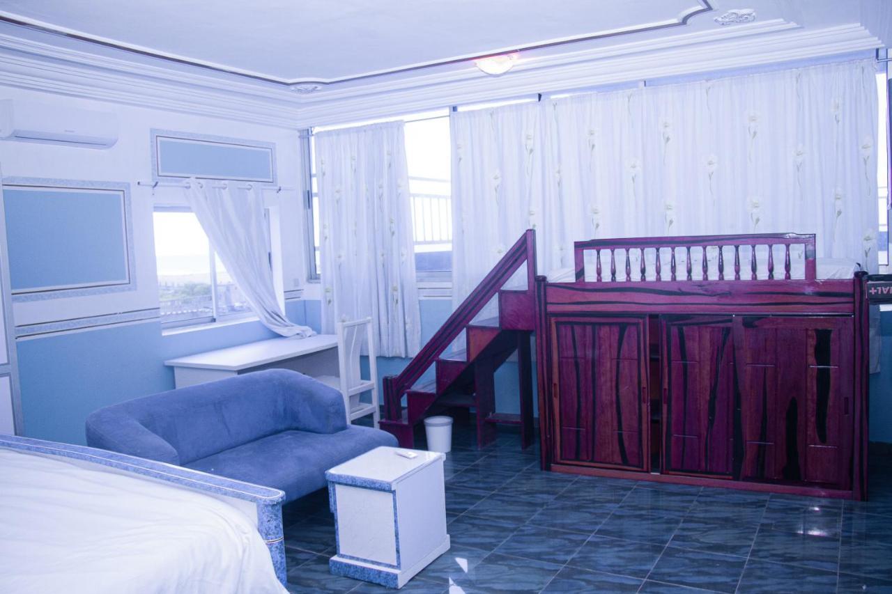 Hotel Amazone Cotonou Buitenkant foto